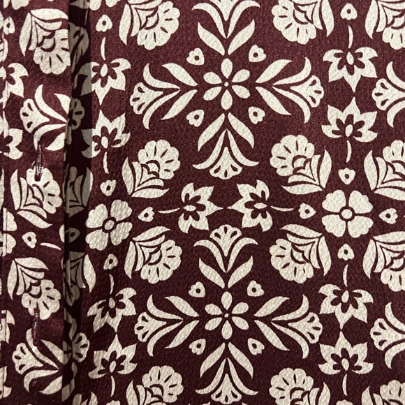 MNG Mango Flowy Flower Dress Size Small Women's Maroon - Picture 5 of 8